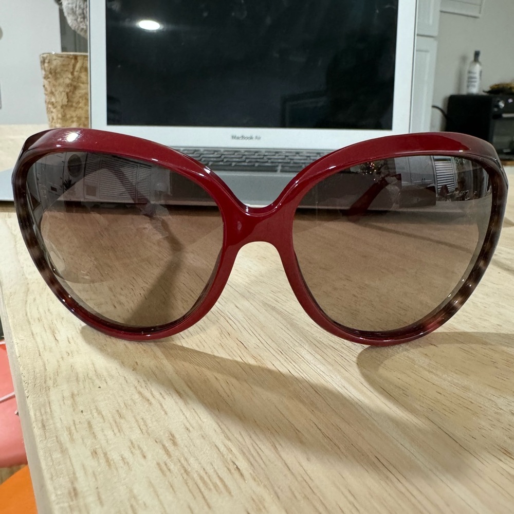 Dior panther1 sunglasses in red with animal print. Barely used, great condition. - Picture 2 of 3